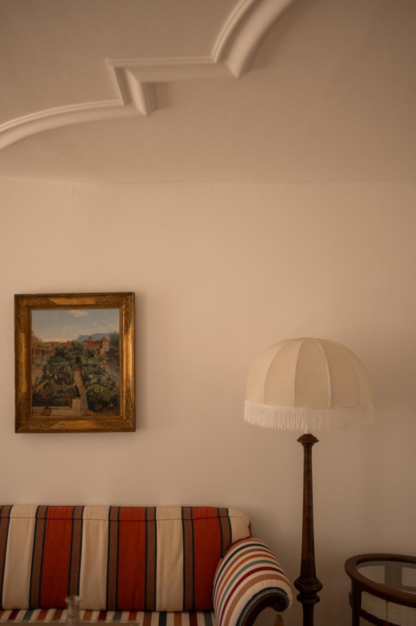 Ottmanngut Suite And Breakfast Мерано Екстериор снимка